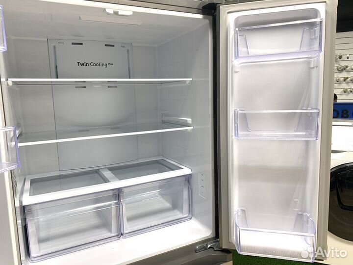 Холодильник Samsung no frost с ледогенератором