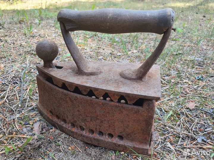 Старинный угольный утюг редкий клеймо