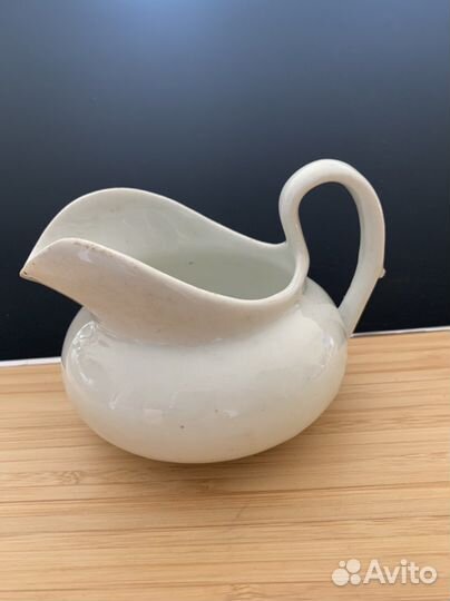Молочник фарфоровый