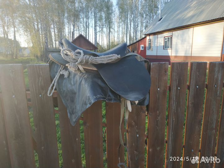 Седло скаковое конное