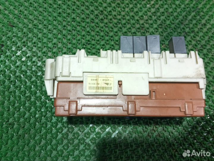 Блок предохранителей Mitsubishi Lancer 91.64G18