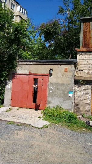 Гараж, > 30 м²