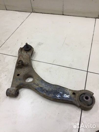 Рычаг подвески передний нижний правый