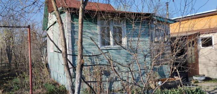 Дача 16 м² на участке 6 сот.