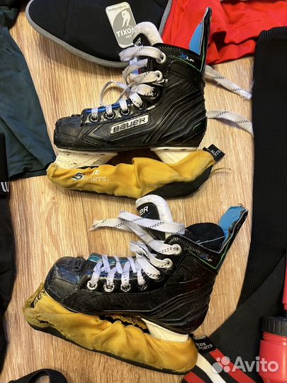 Форма, шлем, коньки, клюшка, баул для хоккея