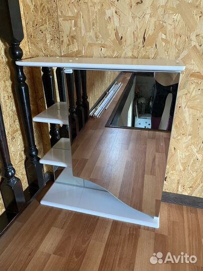 Шкаф с зеркалом в ванную