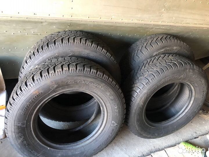 Goodyear UltraGrip 500 245/70 R16 107T