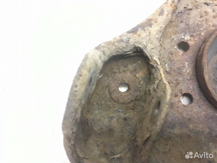 Кронштейн амортизатора Volkswagen Passat B5