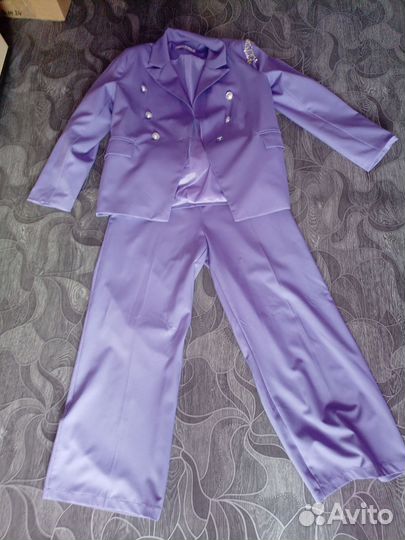 Костюм
