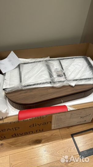 Овальный деревянный письменный стол с ящиком