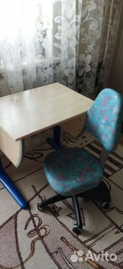 Парта и кресло