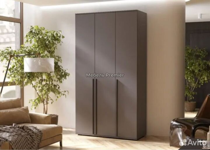 Шкаф Триумф трёхстворчатый в наличии