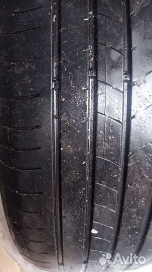 Kumho Ecsta HS51 215/55 R17 94V