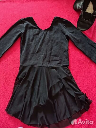 Гимнастический купальникдевочка 3 г и чешки(17см)