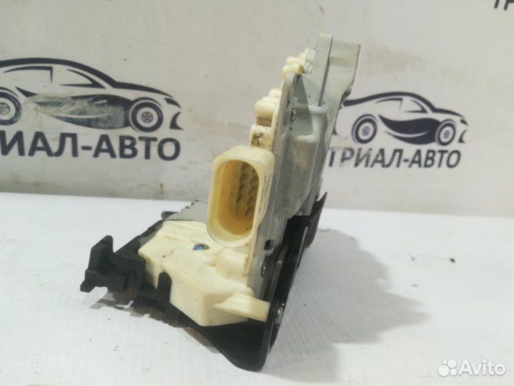 Замок двери Q7