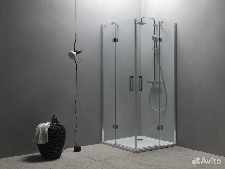 Стеклянные душевые кабины