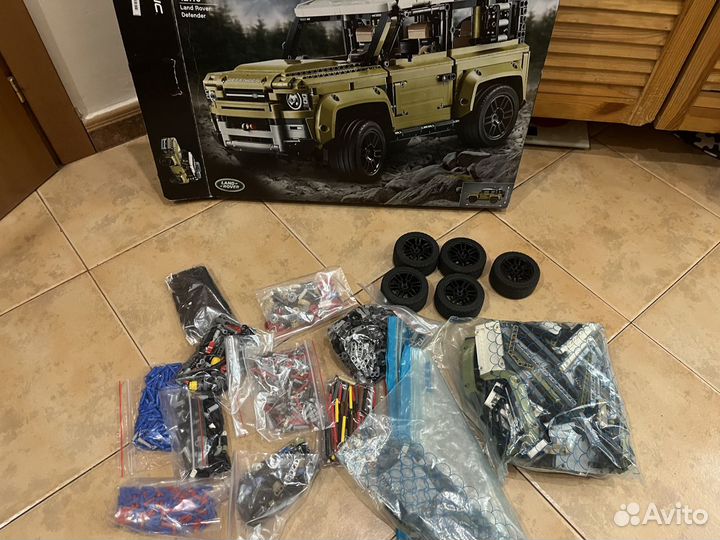 Lego Land Rover Defender 42110