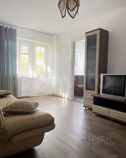 2-к. квартира, 41 м², 2/4 эт.