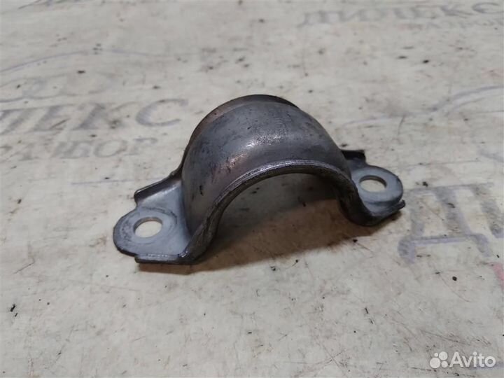 Кронштейн (сопут. товар) Audi Q5