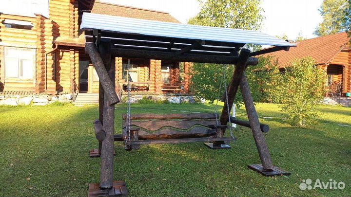 Садовые качели из дерева