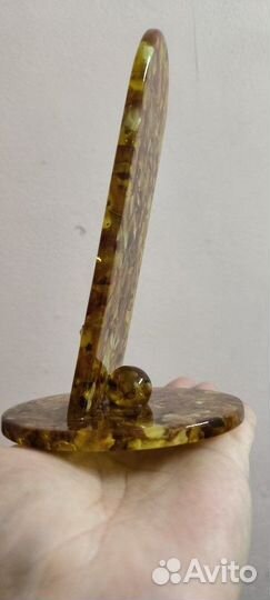 Сувенирный погон из янтаря