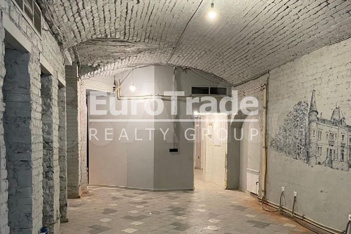 Продам торговое помещение, 320 м²