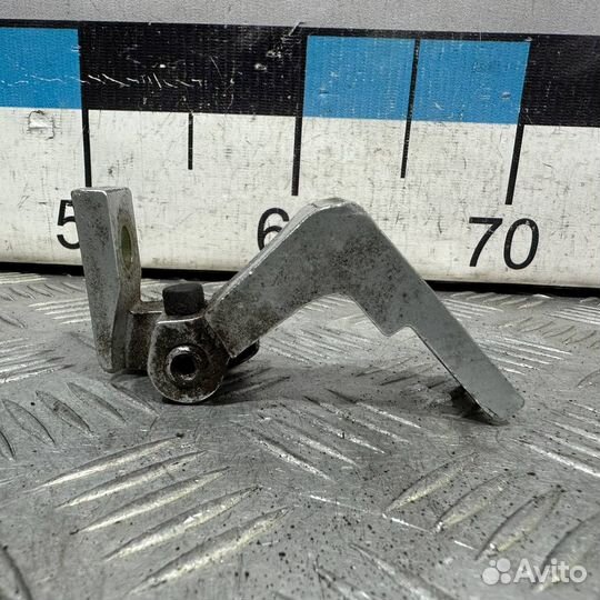 Б/У Петля двери перед/зад левая верхняя#002