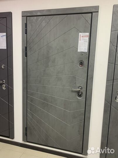 Дверь премиум с зеркалом