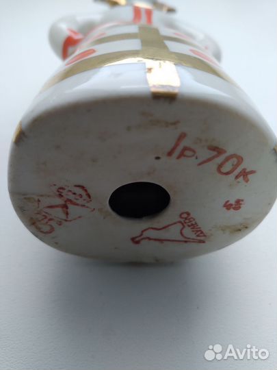 Статуэтка фарфор