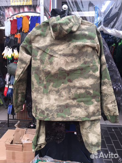 Костюм по цвету мох