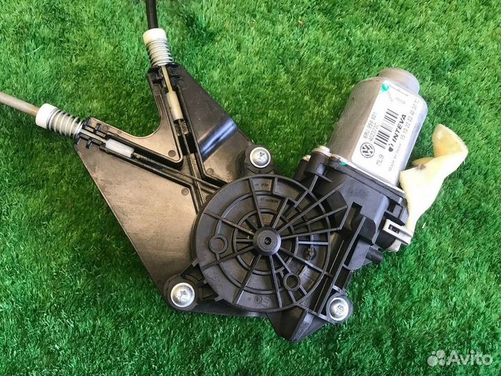 Электростеклоподъемник передний левый L