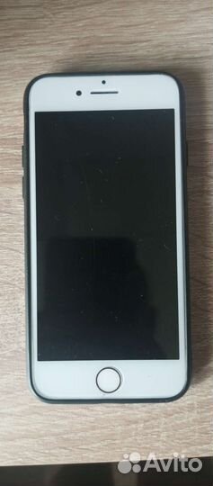 Телефон iPhone 7