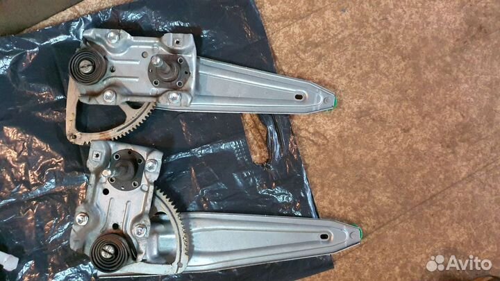 Обшивка дверей Toyota Auris