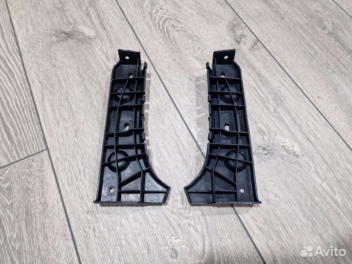 Передний (Кранштейн) бампера на Audi A6 C5 98-05г