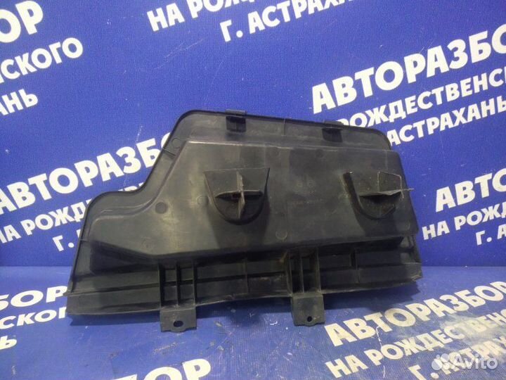 Ящик для инструмента Toyota Avensis седан 2005