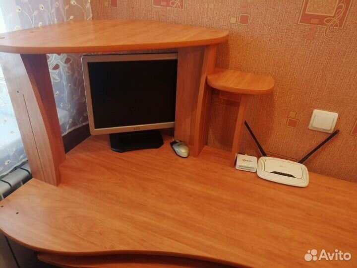 Компьютерный стол