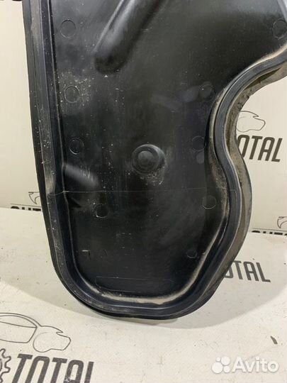 Пыльник двери задний левый Volkswagen Polo sedan