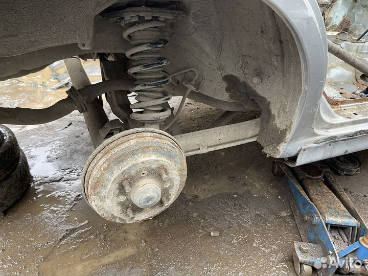 Ниссан альмера n16 задние стойки