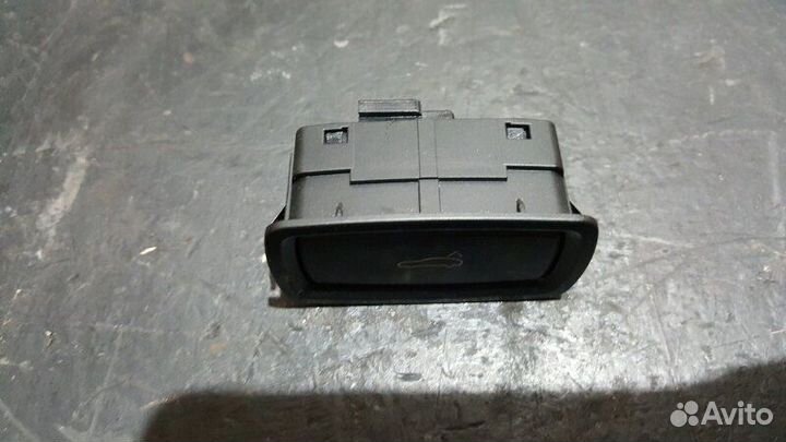 Кнопка открывания багажника Porsche Cayenne 958