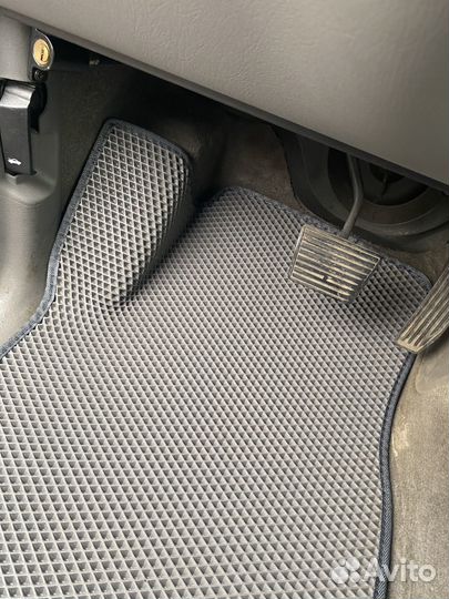 Коврики eva в машину с бортами и без 3d