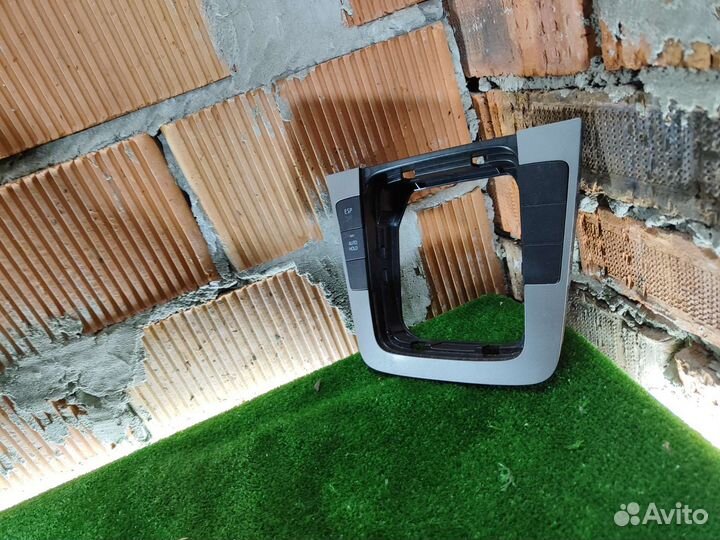 Накладка консоли АКПП Volkswagen Passat B6