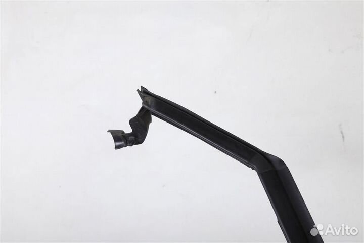 Уплотнитель стекла переднего левого Citroen C4 (B