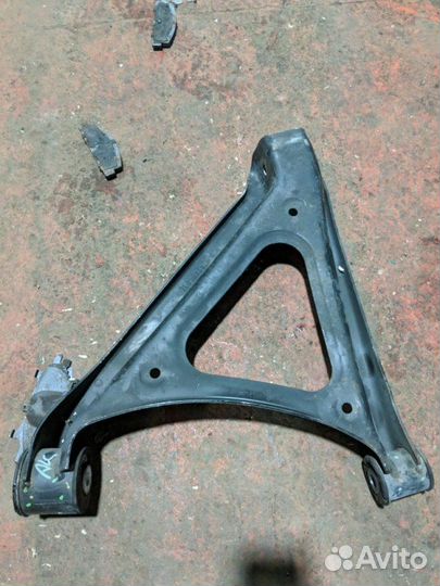 Рычаг подвески нижний задний левый Audi Q7 4L 4.2