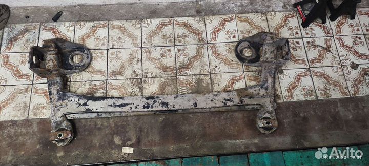 Балка подвески задняя Renault Laguna 2