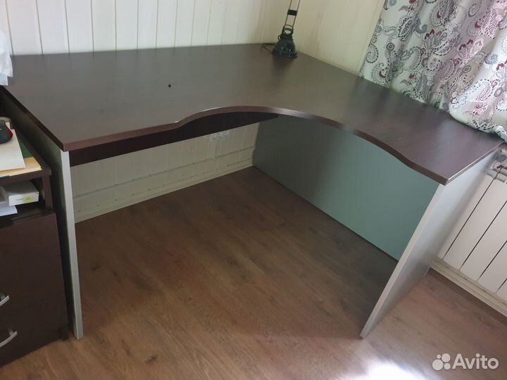 Стол письменный у новый 120*140см(Дубки Одинцово )