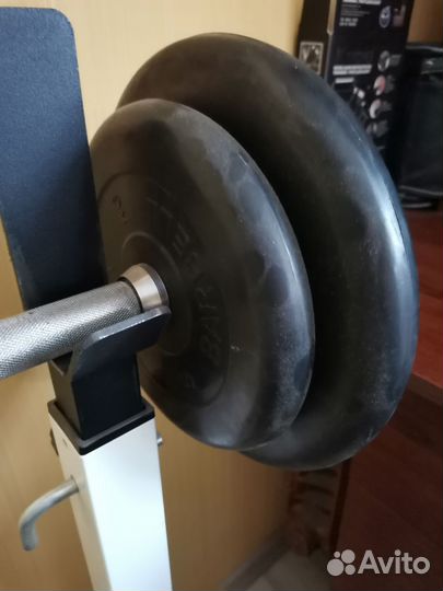 Спортивная скамья для жима+стойка+2 грифа и диски