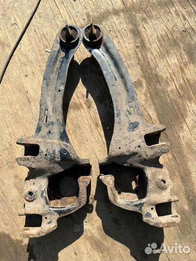 Поворотный кулак задний Ford Focus 2