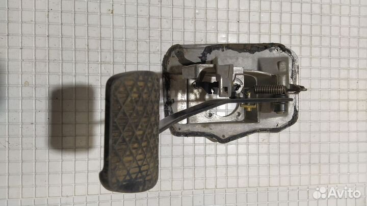 Педаль тормоза Mercedes W140