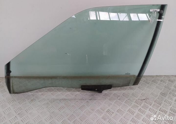 Стекло двери передней левой Audi 80/90