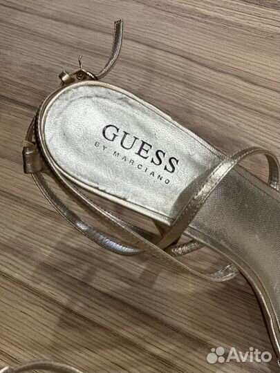 Босоножки guess 37